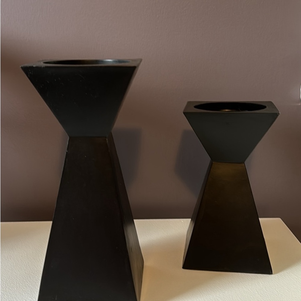 Set of 2 black candle holders